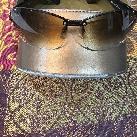 AUTHENTIC GUCCI SUNGLASSES - Picture 9 of 12